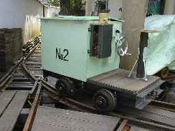 バッテリー機関車2号機 写真2