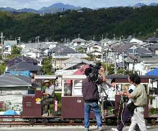 TV取材中の4号機